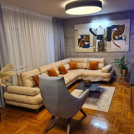 Dd Apartmens Lux Apartment