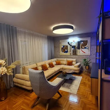Dd Apartmens Lux Apartment